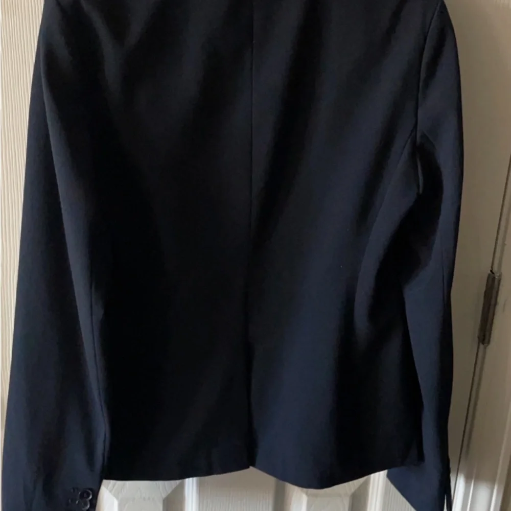 Ann Taylor Blazer. - Picture 2 of 4